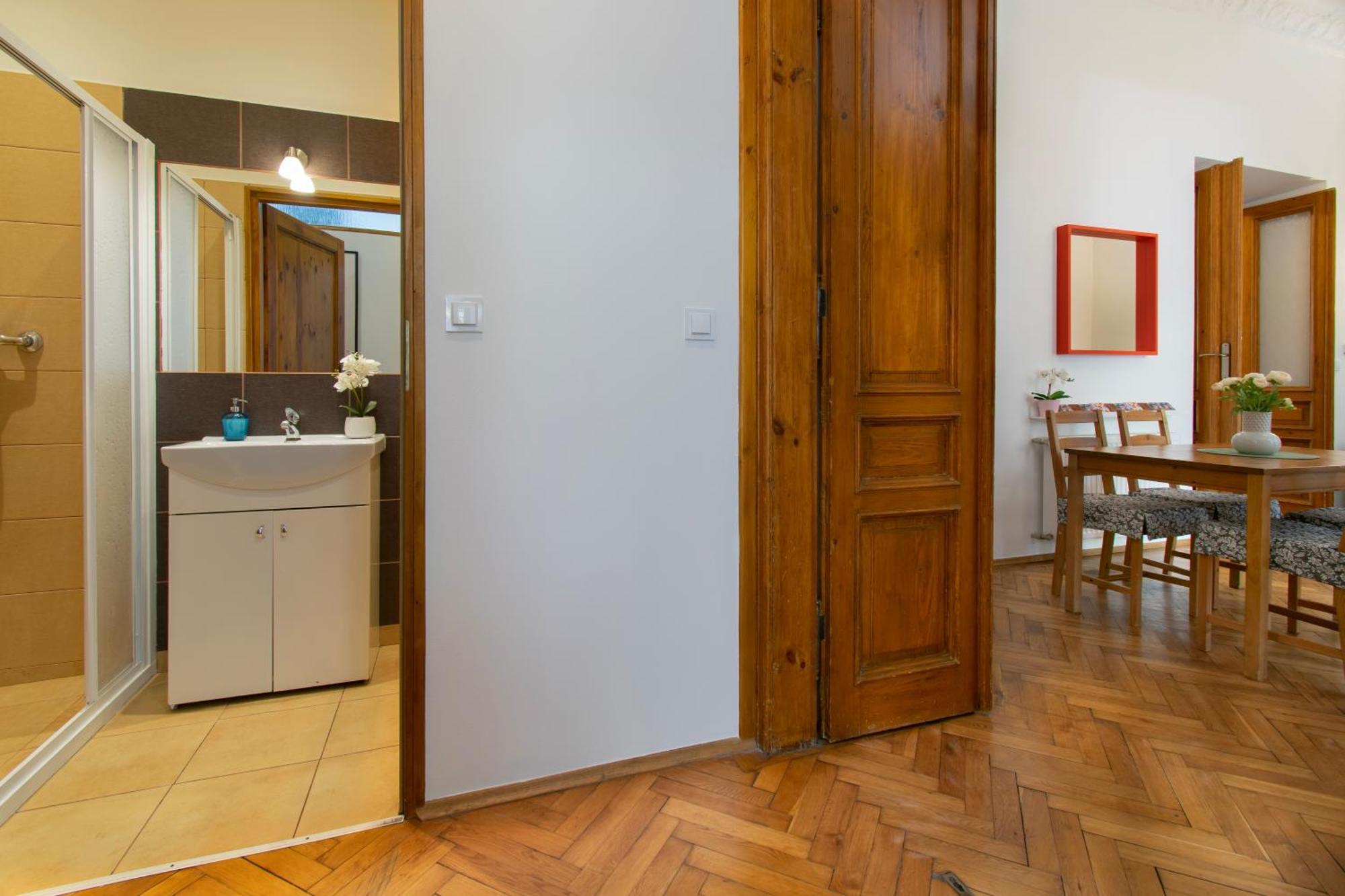 Ground Floor Family Apartment 克拉科夫 外观 照片